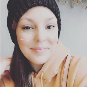 Meet your Posher, Monica